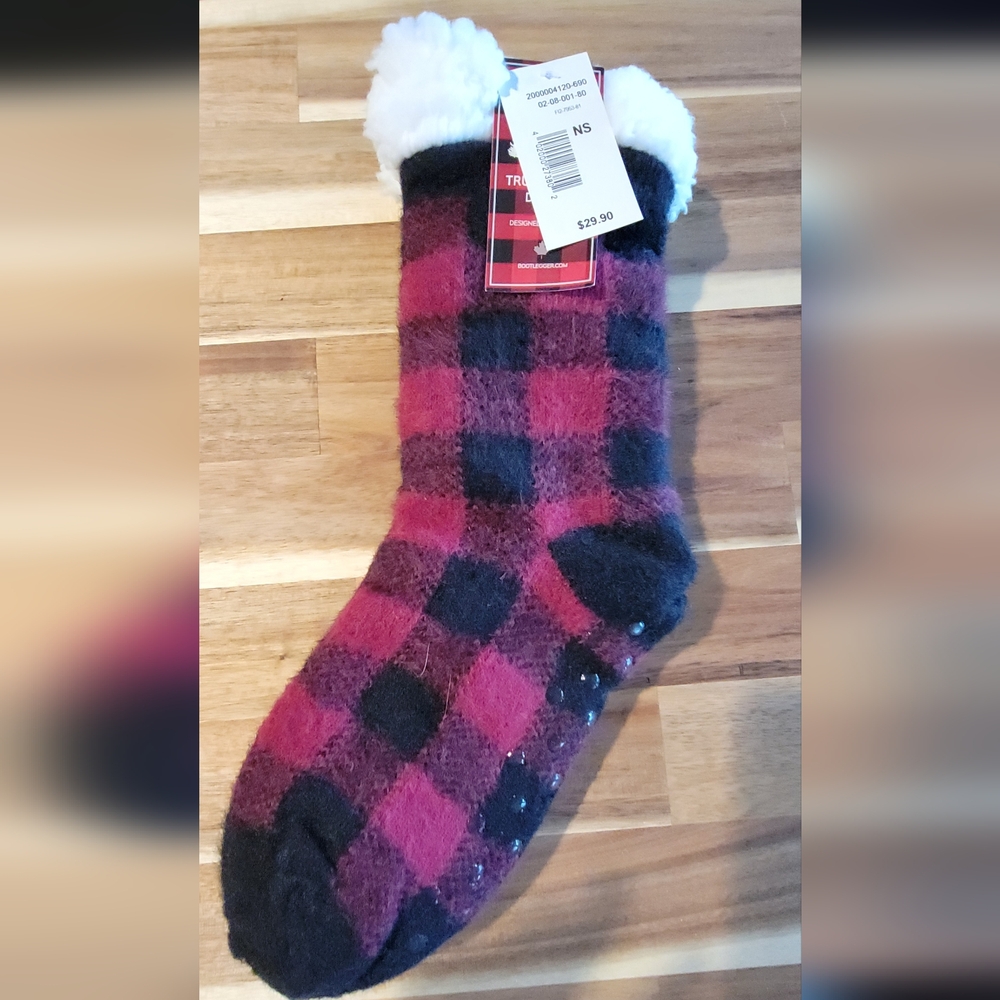 Plaid Fuzzy Reading Socks with Grips